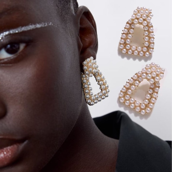 2/$35 🖤 Zara Pearl Cluster Gold Cutout Drop Earrings D8